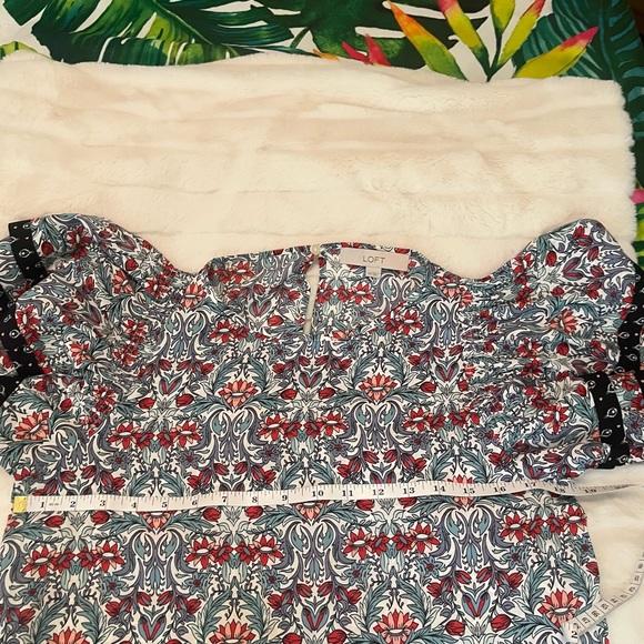 Loft XS Maximalist Floral Leaf Print Office Spring Tiered Ruffle Sleeve Blouse - Picture 5 of 8